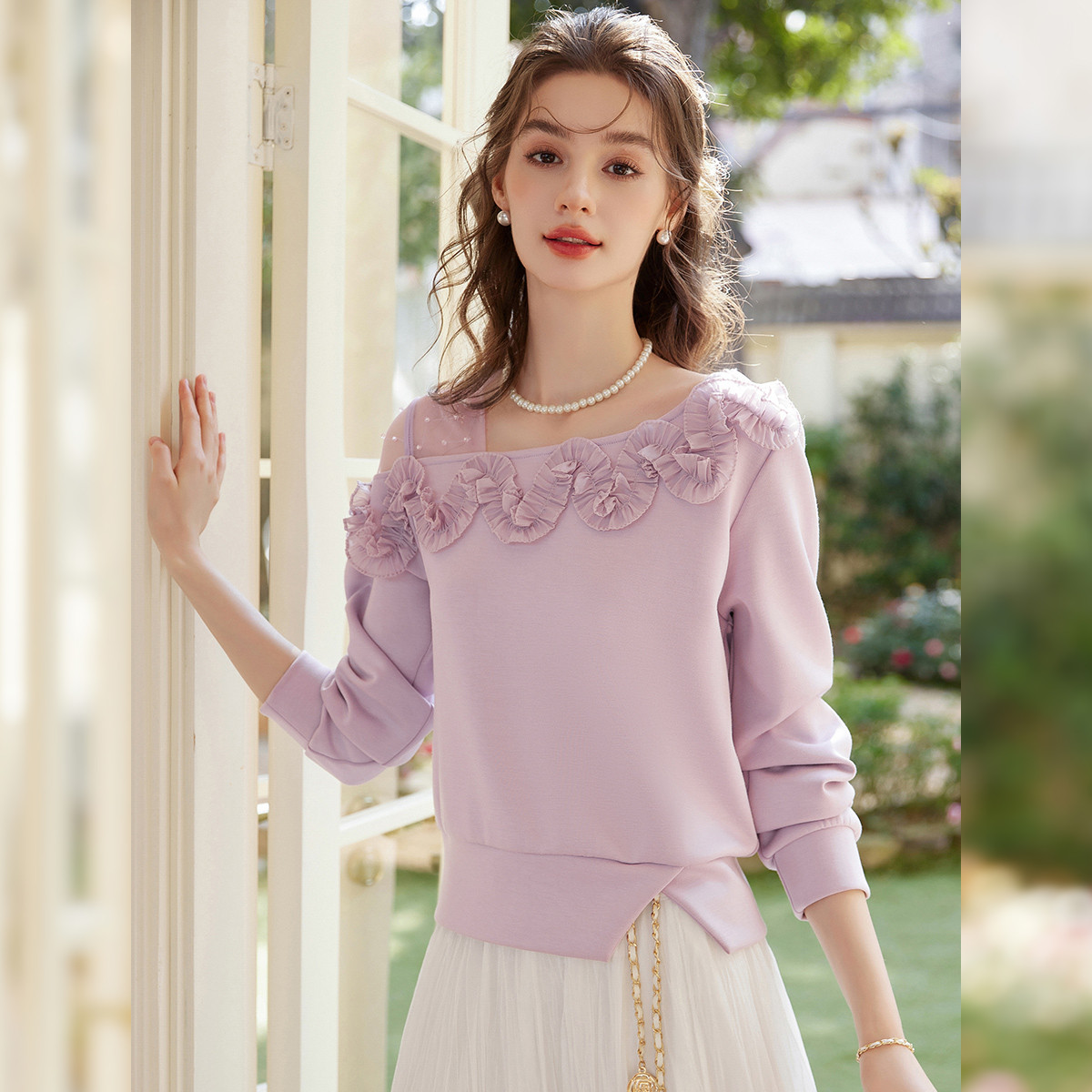 LOUIS YAO Sweet Irregular Neck - đánh giá và giá Plant Parent Hoodie