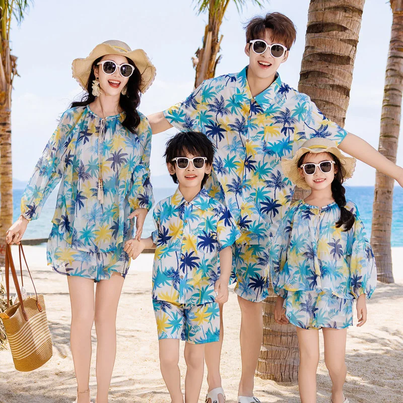 Family Vacation Look Matching  - đánh giá và giá Plant Parent Free