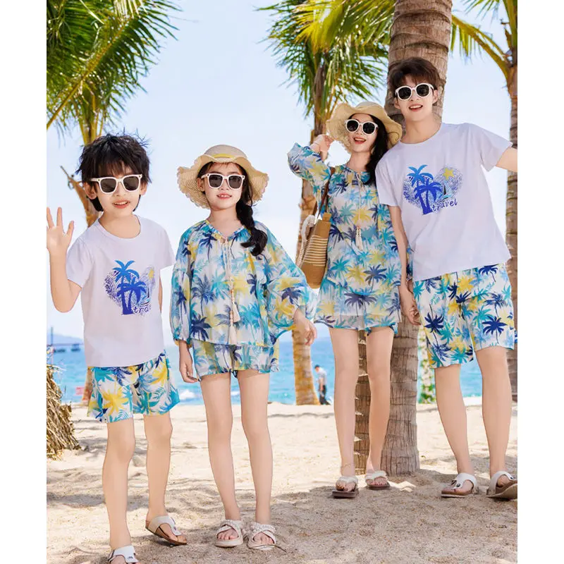 Family Vacation Look Matching  - đánh giá và giá Plant Parent Free