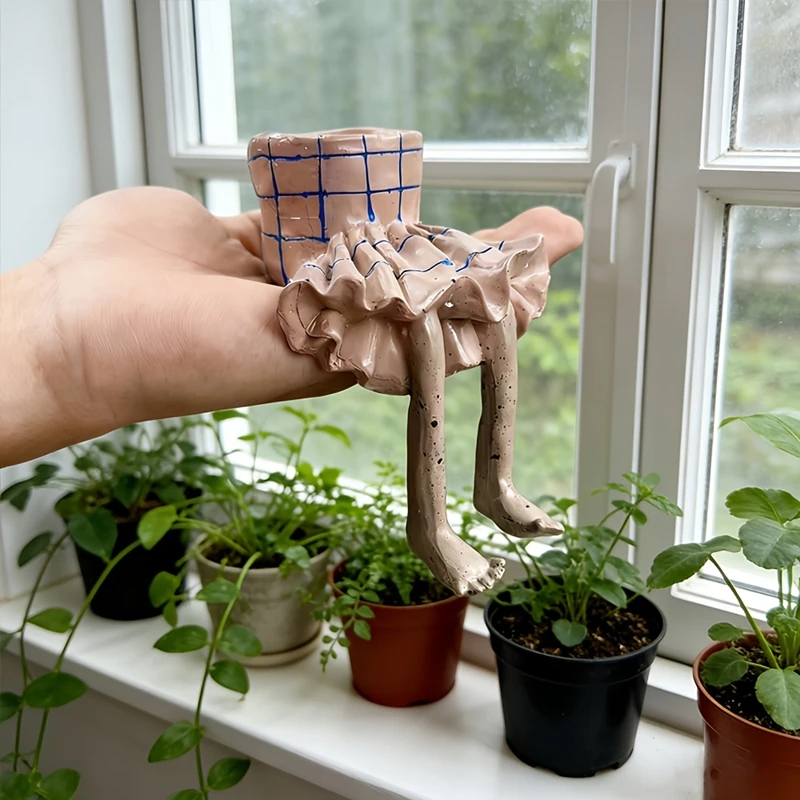 Whimsical Resin Leggy Planter  - đánh giá và giá Plant Parent Free